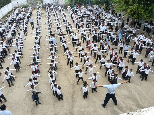 Banner : Knowledge Research Junior High School